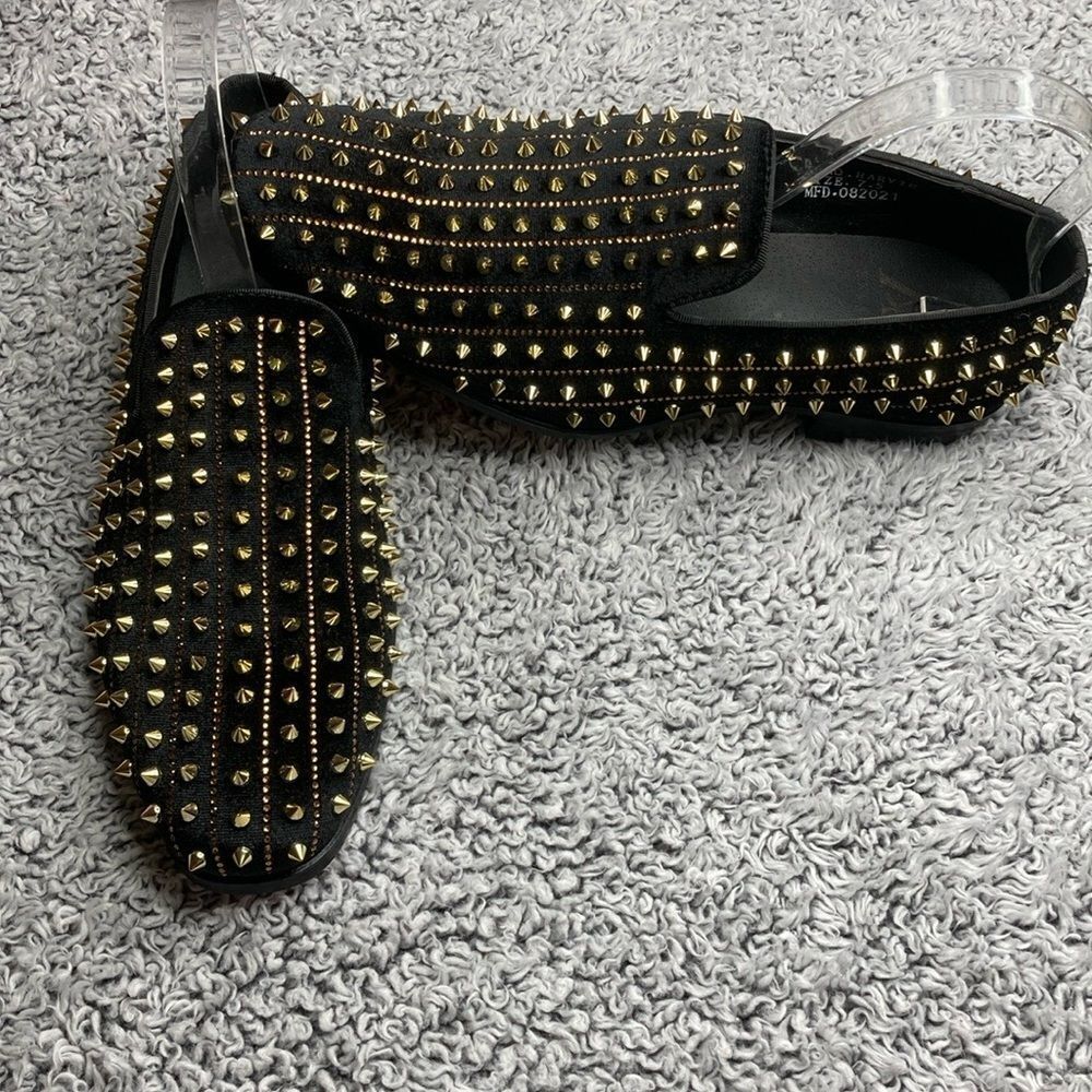 AM Exclusive 7.5 |AM Harvie Exclusive Smoker Velvet W/Spikes Slip On